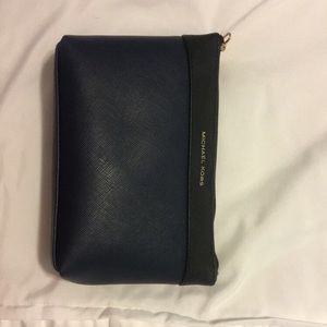 COPY - Micheal Kors makeup bag